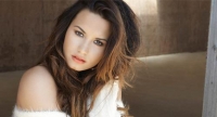     Demi Lovato - Give your heart a break