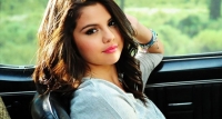    Selena Gomez - Rule the world