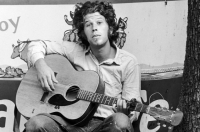     Tom Waits - Hope I Don't Fall In Love With You  