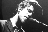     Tom Waits - Back In The Crowd