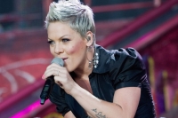 ,   Pink - Here Comes The Weekend